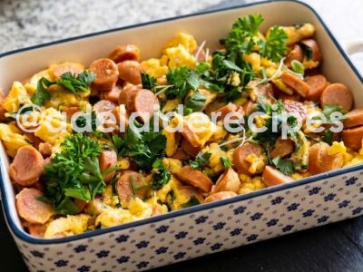 Scrambled Eggs with Sausage and Spinach | Quick and Delicious Recipe!